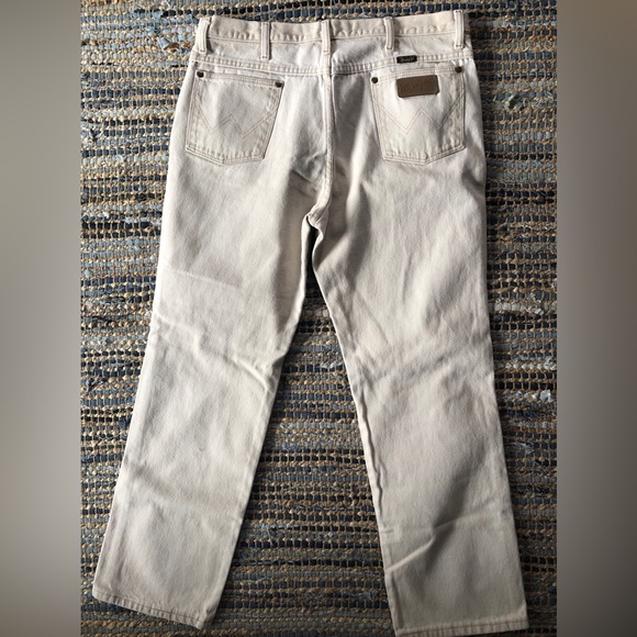 Men's Wrangler Beige Straight-Leg Jeans - Classic Casual 
Size 36x30
EUC - Picture 3 of 11